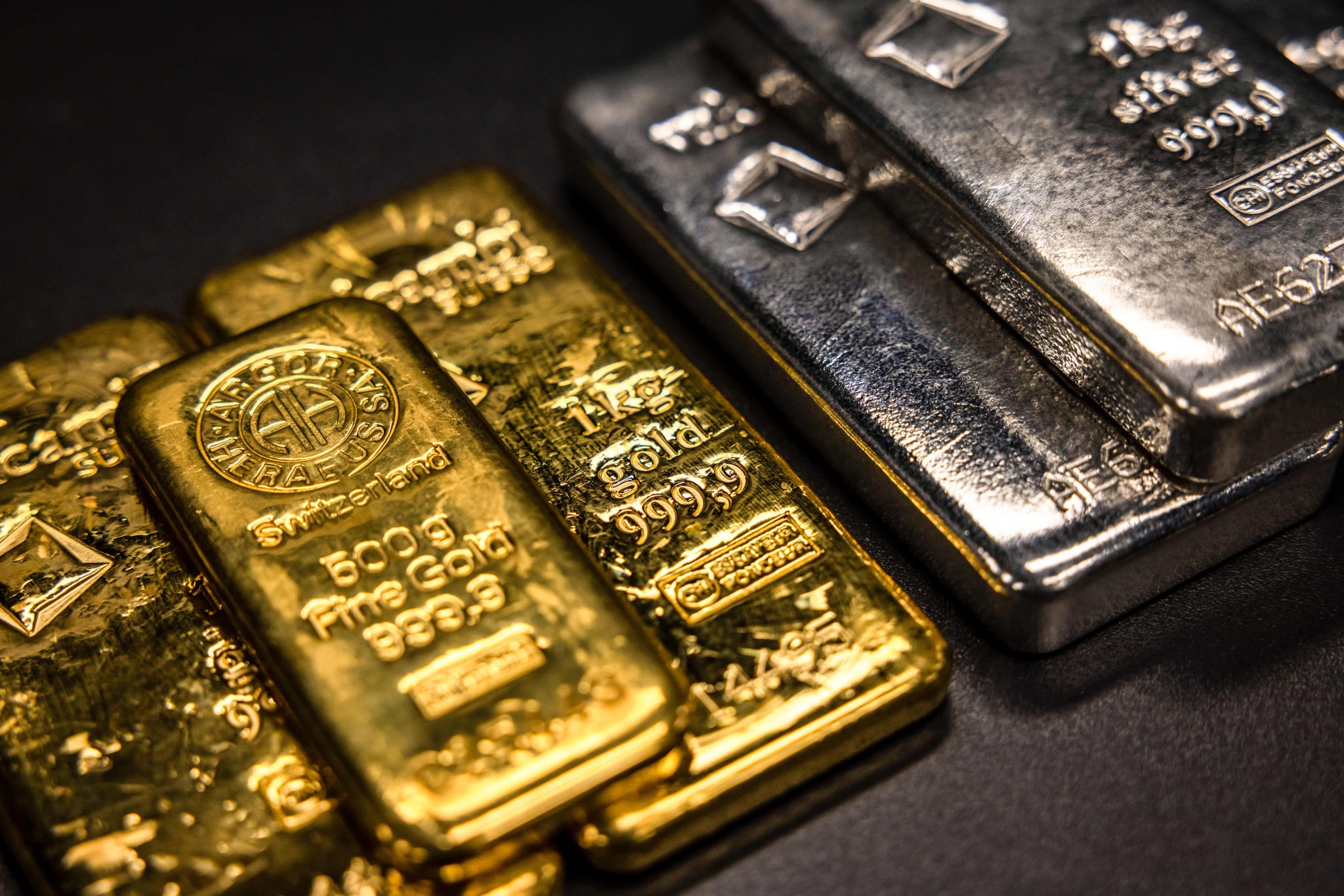 أسعار المعادن اليوم - أسعار المعادن اليوم.. البلاتين يقود الارتفاع والفضة تتجاوز 57 دولارًا للأونصة