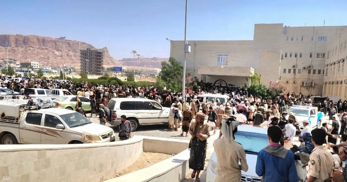 جماعة الحوثي - السلطات المحلية في شبوة تحمل الحوثيين مسؤولية مقتل العشرات في هجوم صاروخي