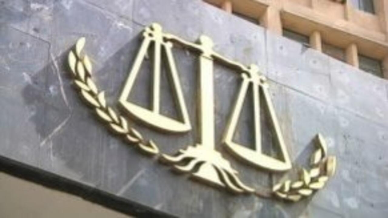 محكمة جنح عين شمس - الحكم بالسجن 10 سنوات على المتهم بانتحال صفة قاضٍ في عين شمس مع 4 آخرين