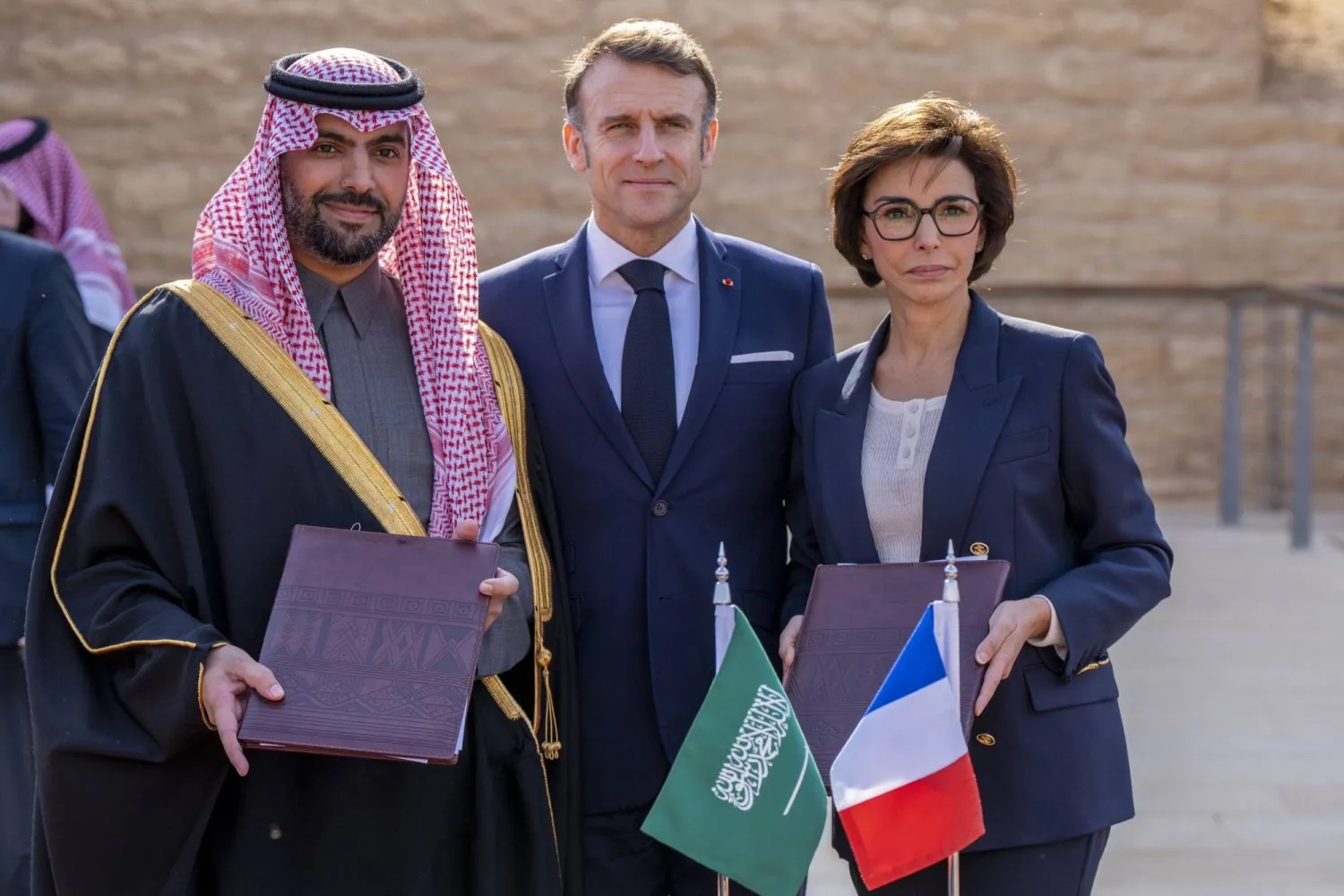 الرئيس الفرنسي إيمانويل ماكرون - ماكرون يزور السعودية ويقترح دعمًا دفاعيًا لتأمين خط أنابيب شرق غرب