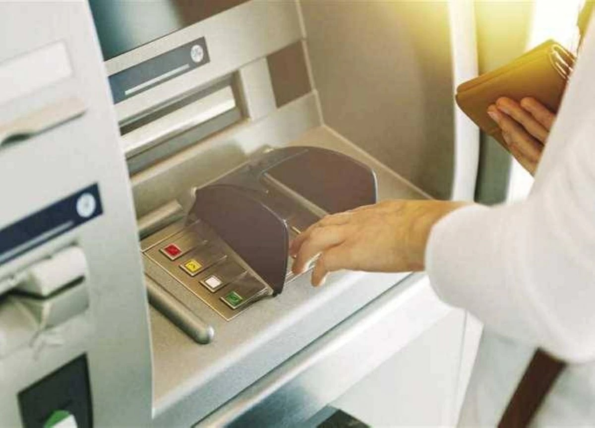 البنك المركزي المصري - البنك المركزي يحدد الحد الأقصى للسحب النقدي اليومي من البنوك والـATM وإنستاباي