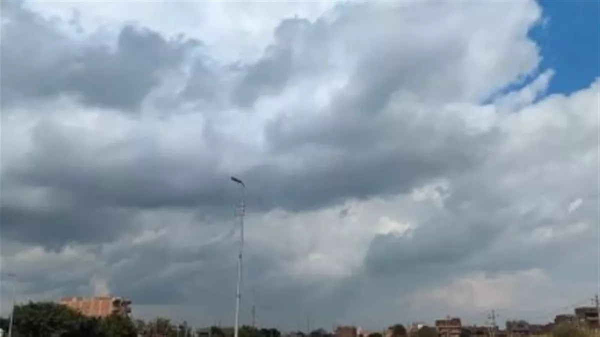 طقسًا مائلًا للحرارة - طقس اليوم في مصر.. أجواء مائلة للحرارة نهارًا وشبورة وأمطار خفيفة ببعض المناطق