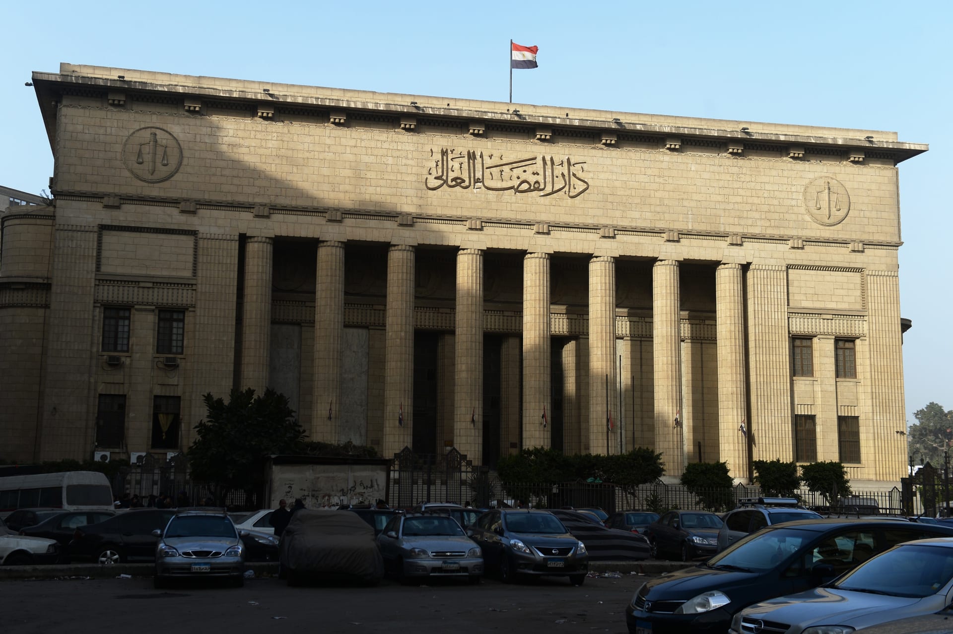 رشوة والاختلاس - الحبس سنة مع إيقاف التنفيذ لمتهمة بالاشتراك في رشوة هيئة المستشفيات التعليمية